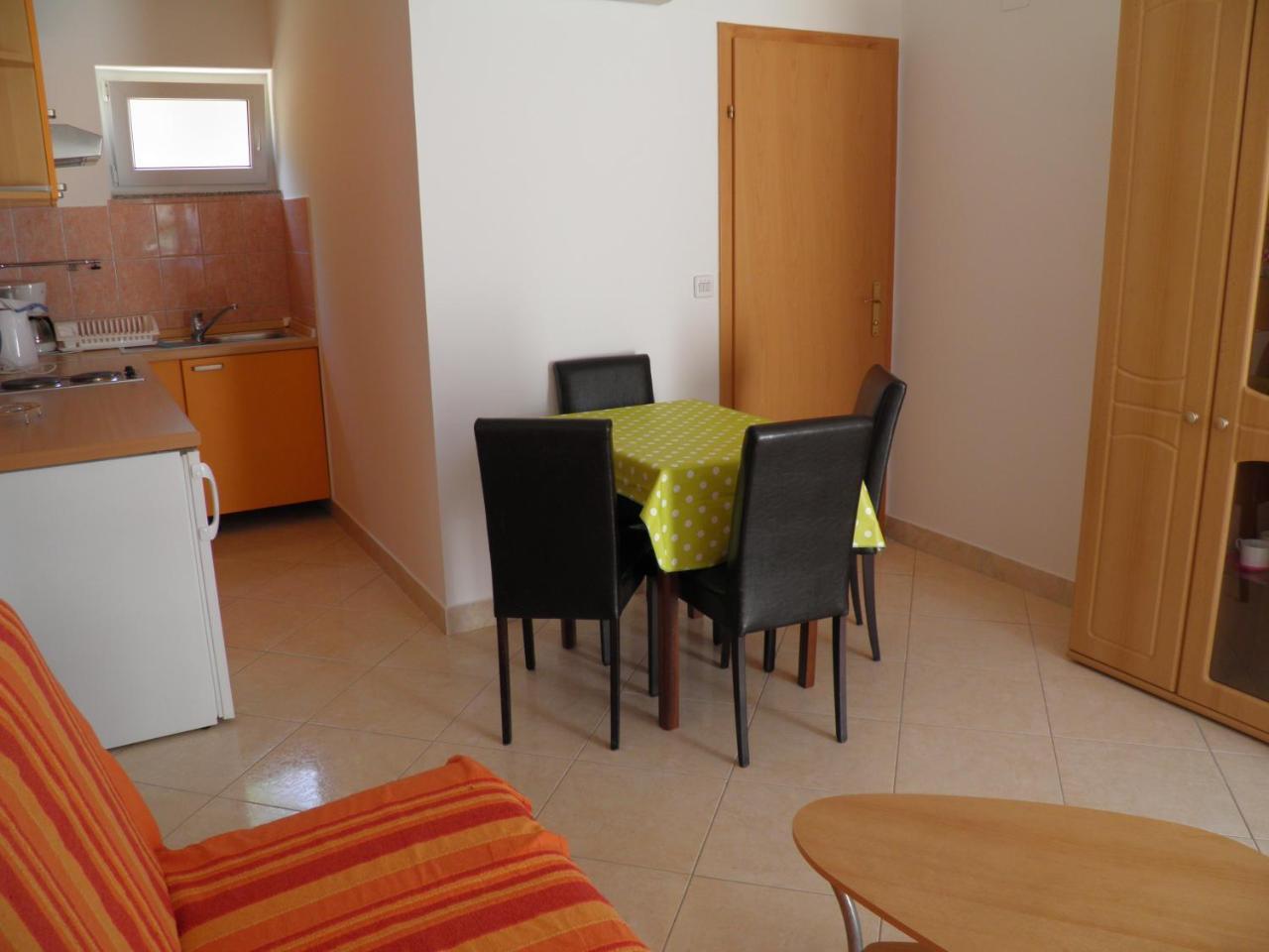 Apartments Pintar Zarok Baška Zewnętrze zdjęcie